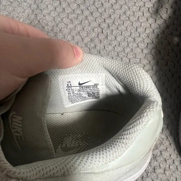 Nike Light Green Sneakers - Picture 4 of 4